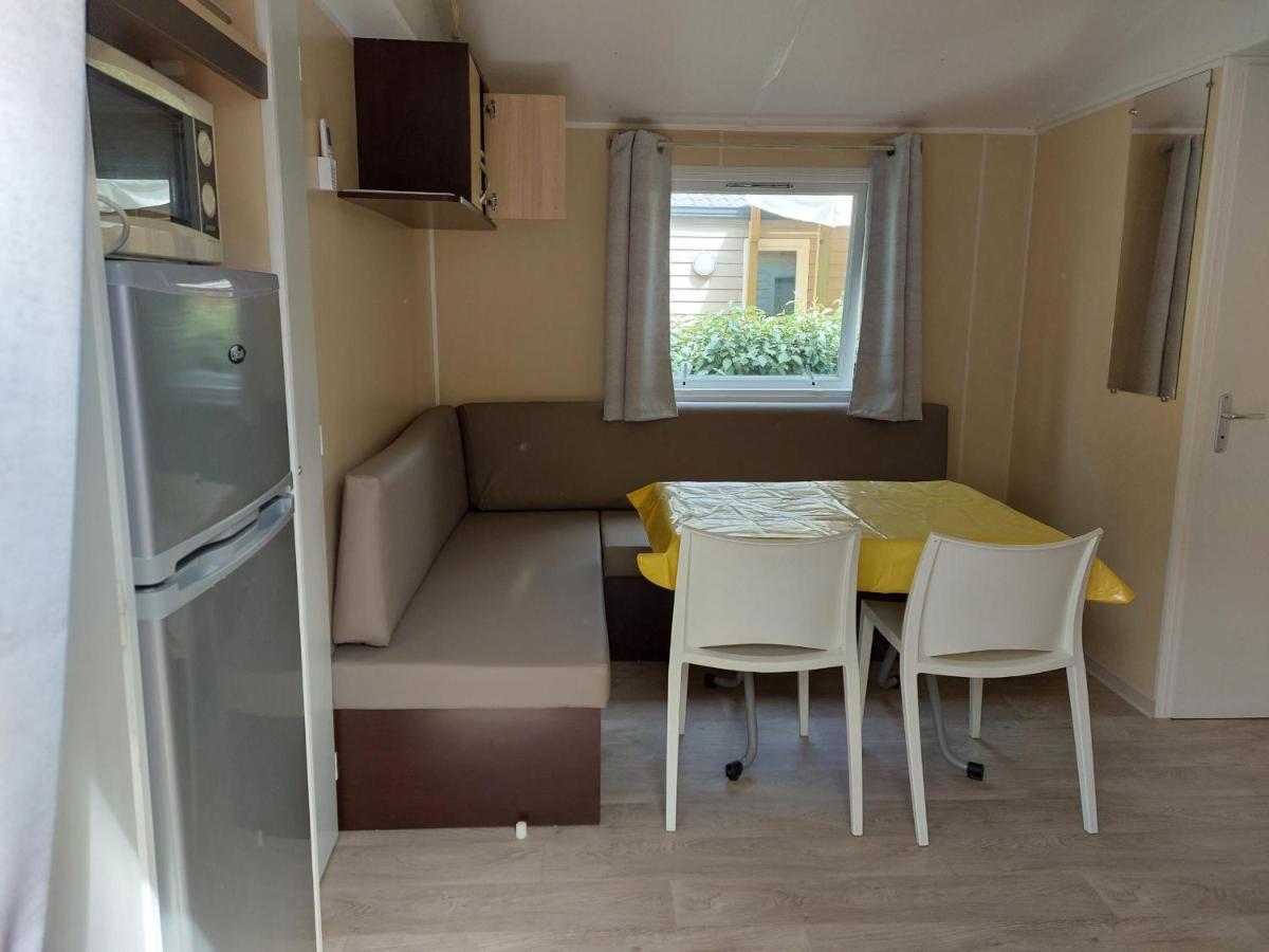 Mobil Home Tout Confort 6 Personnes Climatise Au Pied Du Luberon La Roque-d'Antheron Eksteriør billede