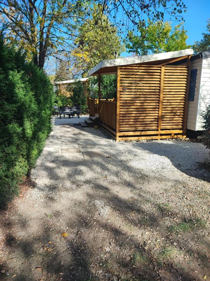 Mobil Home Tout Confort 6 Personnes Climatise Au Pied Du Luberon La Roque-d'Antheron Eksteriør billede