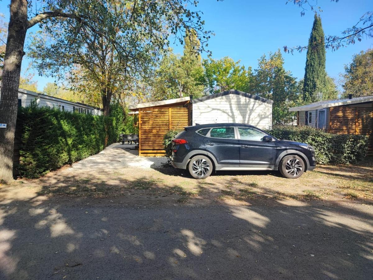 Mobil Home Tout Confort 6 Personnes Climatise Au Pied Du Luberon La Roque-d'Antheron Eksteriør billede