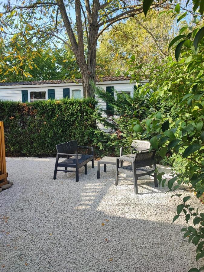 Mobil Home Tout Confort 6 Personnes Climatise Au Pied Du Luberon La Roque-d'Antheron Eksteriør billede