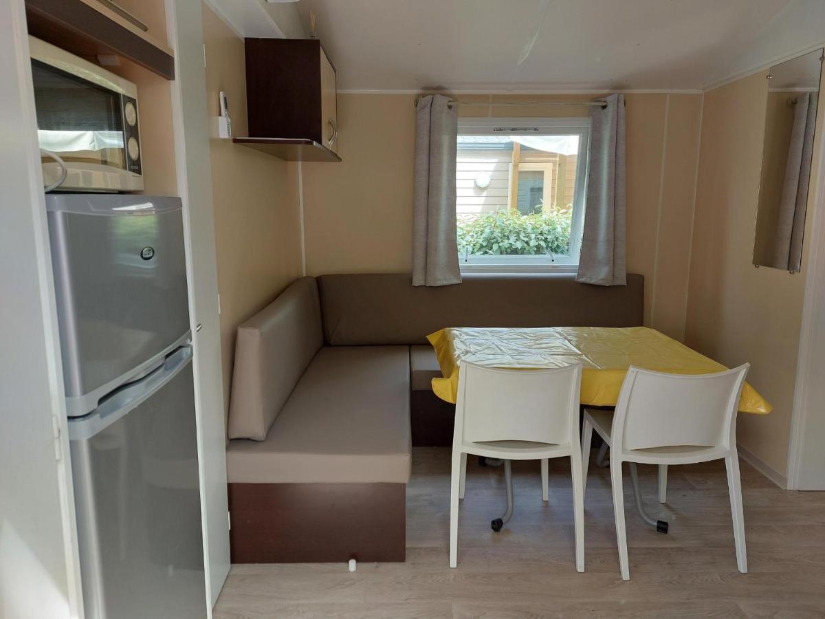 Mobil Home Tout Confort 6 Personnes Climatise Au Pied Du Luberon La Roque-d'Antheron Eksteriør billede